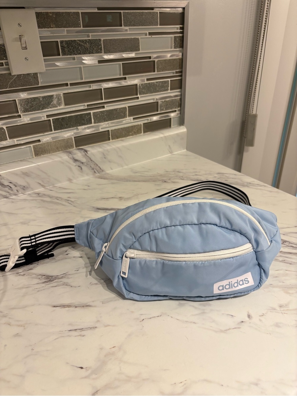 Adidas Core Waist Pack Fanny pack glow blue
